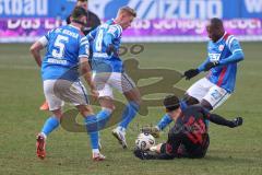 3. Liga - Saison 2025/26 - Hansa Rostock - FC Ingolstadt 04  - Emilio Kehrer (Nr.44 - FCI) - Christian Kinsombi (Nr.27 - Hansa Rostock) - Cedric Harenbrock (Nr.8 - Hansa Rostock) - Foto: Meyer Jürgen