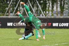 Bezirksliga - Saison 2024/25 - FC Gerolfing - SV Waldeck-München - Florian Grosz (Nr.7 - FC Gerolfing) - Fabian Fahr Torwart Waldeck - Foto: Meyer Jürgen