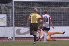 2. Bundesliga Frauen - Saison 2024/25 - FC Ingolstadt 04 Frauen - Eintracht Frankfurt II - Torwart Franziska Maier (Nr.1 - FCI Frauen) wehrt den Ball ab - XXXXX - Foto: Meyer Jürgen