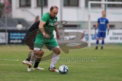 Bezirksliga - Saison 2025/26 - FC Gerolfing - VFR Garching - Mike Niebauer schwarz Garching - Den Lovric grün Gerolfing - Foto: Meyer Jürgen