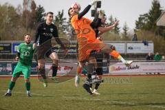 Kreisklasse - Saison 2025/26- TSV Gaimersheim II - SV Lippertshofen - Denis Janjic schwarz Gaimersheim - Nico Moser schwarz Gaimersheim -  Dominik Telli TW Lippertshofen- Foto: Meyer Jürgen