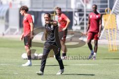 3. Liga; FC Ingolstadt 04 - Trainingsauftakt, erstes Training nach der Sommerpause; Cheftrainerin Sabrina Wittmann (FCI)