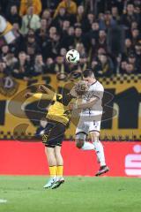 3. Liga; Dynamo Dresden - FC Ingolstadt 04; Zweikampf Kampf um den Ball Kopfball Mladen Cvjetinovic (19, FCI) Oehmichen Jonas (25 DD)