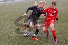 Frauen - Bayernliga - U17 - B-Junioren -  FC Ingolstadt 04 II - FC Forstern - Jünke Hannah schwarz Forstern - Charlotte Theobald rot FCI -  Foto: Meyer Jürgen