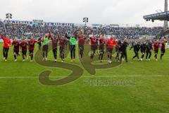 3.Liga - Saison 2022/2023 - TSV 1860 München - FC Ingolstadt 04 -  Das Spiel ist aus - Jubel  - Die Mannschaft bedankt sich bei den Fans -Tanzen - Foto: Meyer Jürgen