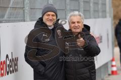 AUDI - Schanzer Amateur Cup 2023 - Finale - TSV Hohenwart - FC Mindelstetten - 5:3 -  Geschäftsführer Sport und Kommunikation Dietmar Beiersdorfer (FCI) - Werner Ross rechts - Foto: Meyer Jürgen