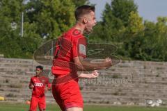 A - Junioren Bundesliga Süd/Südwest -  Saison 2021/2022 - FC Ingolstadt 04 - Karlsruher SC - Der 1:1 Ausgleichstreffer durch Krupa Jerpen (#10 FCI) - jubel - Foto: Meyer Jürgen