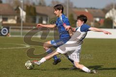 Kreisklasse - Saison 2025/26- TSV Etting - FC Arnsberg - Jonas Knon weiss Etting - Marco Maier blau Arnsberg - Foto: Meyer Jürgen