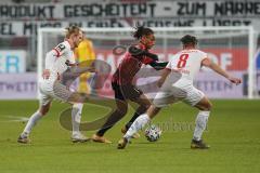 3. Liga - FC Ingolstadt 04 - Hallescher FC - Caniggia Ginola Elva (14, FCI) Papadopoulos Antonios (8 Halle)