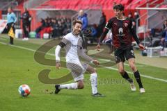 2.BL; FC Ingolstadt 04 - SV Darmstadt 98; Zweikampf Kampf um den Ball Bader Matthias (26 SVD) Merlin Röhl (34, FCI)