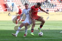 3. Liga; FC Ingolstadt 04 - 1. FC Saarbrücken; Zweikampf Kampf um den Ball Marcel Costly (22, FCI) Caliskaner Kaan (22 FCS)