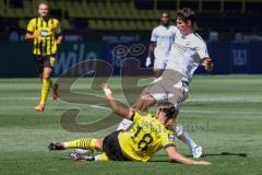 3. Fußball-Liga - Saison 2022/2023 - Borussia Dortmund II - FC Ingolstadt 04 - Röhl Merlin (Nr.34 - FCI) - Papadopoulos Antonios (Nr.18 - Borussia Dortmund II) - Foto: Meyer Jürgen