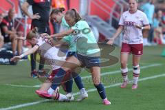 2. Bundesliga Frauen - Saison 2025/26 - FC Ingolstadt 04 Frauen - SC Sand - Nina Penzkofer (Nr.29 - FC Ingolstadt Frauen I) - Fischer Milena grün SC Sand  mitte - Foto: Meyer Jürgen