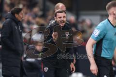 3. Liga; SC Verl - FC Ingolstadt 04; ärgert sich schimpft Schiedsrichter Co-Trainer Fabian Reichler (FCI)