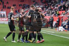 2.BL; FC Ingolstadt 04 - Karlsruher SC; Tor Jubel Treffer 1:0 Thomas Keller (27, FCI) mit Michael Heinloth (17, FCI) Stefan Kutschke (30, FCI) Marc Stendera (10, FCI) Christian Gebauer (22, FCI) Nico Antonitsch (5, FCI)