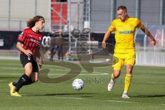 Freundschaftsspiel - Saison 2022/2023 - FC Ingolstadt 04 -  SpVgg Bayreuth - Steffen Eder (Nr.19 - SpVgg Bayreuth) - Tim Civeja (Nr.8 - FCI) - Foto: Meyer Jürgen