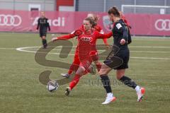 2. Frauen-Bundesliga - Saison 2021/2022 - FC Ingolstadt 04 - FC Bayern München II - Reischmann Stefanie (#21 FCI) - Landenberger Julia schwarz München - Foto: Meyer Jürgen