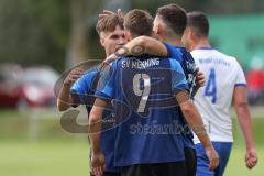 Kreisliga - Saison 2023/2024 - SV Menning - FC Mindelstetten - Simon Wolfsfellner blau Menning schiesst den 1:0 Führungstreffer - jubel - Foto: Meyer Jürgen