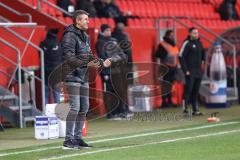 3. Liga; FC Ingolstadt 04 - Erzgebirge Aue; Cheftrainer Michael Köllner (FCI) an der Seitenlinie, Spielerbank