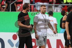 DFB Pokal; FC Ingolstadt 04 - SV Darmstadt 98; nach dem Spiel Cheftrainer Rüdiger Rehm (FCI) mit Max Dittgen (10, FCI)