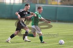 Kreisliga - Saison 2023/24 - Türkisch SV Ing - FC Gerolfing -  - Nikita Müller schwarz Türkisch - Matthias Hamm grün Gerolfing - Foto: Meyer Jürgen