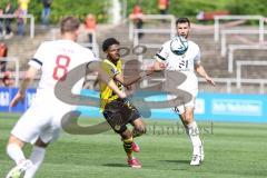 3. Liga; Borussia Dortmund II - FC Ingolstadt 04; Elongo-Yombo Rodney (27 BVB2) Benjamin Kanuric (8, FCI) Lukas Fröde (34, FCI)