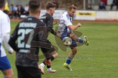 Kreisliga - Saison 2025/26- SV Karlshuld - SV Menning - Simon Wolfsfellner schwarz Menning  - Daniel Mayer weiss Karlskron - Foto: Meyer Jürgen