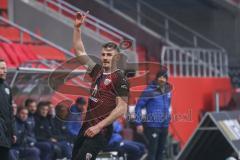 2.BL; FC Ingolstadt 04 - SV Darmstadt 98; Stefan Kutschke (30, FCI) bedankt sich beim Mitspieler