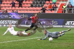 3. Liga; FC Ingolstadt 04 - Rot-Weiss Essen; Ausgleich Tor Jubel Treffer Hawkins Jalen (20 FCI) Torwart Golz Jakob ( RWE) keine Chance