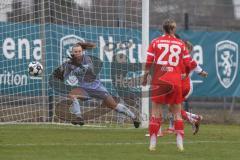DFB -Pokal Frauen - Saison 2025/26 - FC Ingolstadt 04 Frauen - FC Bayern München - Torwart Anna-Lena Daum (Nr.22 - FC Ingolstadt Frauen I) - Damnjanovic Jovann rot Bayern  - Foto: Meyer Jürgen