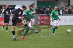 Bezirksliga - Saison 2024/25 - FC Gerolfing - VFB Eichstätt II - Christian Träsch grün Gerolfing - Samuel Schmid schwarz Eichstätt - Foto: Meyer Jürgen