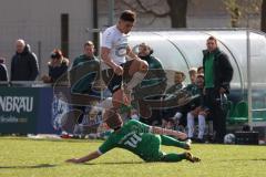 Fussball - Kreisliga - FC Gerolfing - SV Karlshuld - Anastasios Porfyriadis weiss Gerolfing - Daniel Hammer grün Karlshuld - Foto: Meyer Jürgen