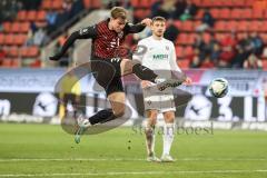 3. Liga; FC Ingolstadt 04 - Erzgebirge Aue; Torchance Simon Lorenz (32, FCI) Schuß Geschwill Max (14 SVS)