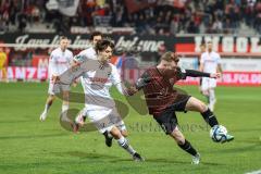 3. Liga; FC Ingolstadt 04 - SC Verl; Zweikampf Kampf um den Ball Jannik Mause (7, FCI) Baack Tom (5 Verl)