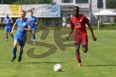 Kreisliga - Saison 2025/26- SV Hundszell - SV Zuchering - Glenn Heicappell rot Zuchering - Paul Amann blau Hundszell - Foto: Meyer Jürgen