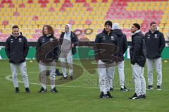 3.Liga - Saison 2022/2023 - SV 07 Elversberg - FC Ingolstadt 04 - Die Mannschaft vor dem Spiel bei der Platzbegehung - Foto: Meyer Jürgen