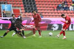 3. Liga; FC Ingolstadt 04 - Rot-Weiss Essen; Torchance verpasst Linus Rosenlöcher (19, FCI) Fredrik Carlsen (8, FCI) Rios Alonso José-Enrique (23 RWE) Moustier Tom (28 RWE)