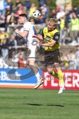 3. Liga; Borussia Dortmund II - FC Ingolstadt 04; Zweikampf Kampf um den Ball Kopfball Ryan Malone (16, FCI) Hüning Ben Vincent (15 BVB2)