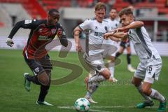 3. Liga - Saison 2026/27 - FC Ingolstadt 04 - SV Wehen Wiesbaden - Joseph Ganda (Nr.16 - FCI) - Justin Janitzek (Nr.15 - Wehen/Wiesbaden)- Foto: Meyer Jürgen