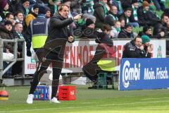 2.BL; SV Werder Bremen - FC Ingolstadt 04; an der Seitenlinie, Spielerbank Cheftrainer Rüdiger Rehm (FCI)