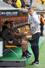 3.Liga - Saison 2022/2023 - Dynamo Dresden - FC Ingolstadt 04 - Stefan Kutschke (Nr.30 - Dynamo Dresden) begrüsst Michael Klattenbacher - Foto: Meyer Jürgen