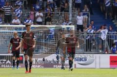 2.BL; SV Darmstadt 98 - FC Ingolstadt 04 - Tor für Darmstadt, Fans jubeln feiern, hängende Köpfe bei Ingolstadt, Maximilian Neuberger (38, FCI) Merlin Röhl (34, FCI) Marc Stendera (10, FCI) pustet, Torwart Fabijan Buntic (24, FCI)