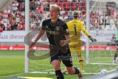 3. Liga; Rot-Weiss Essen - FC Ingolstadt 04; Ausgleich Tor Jubel Treffer Tobias Bech (11, FCI) 2:2 gegen Torwart Marius Funk (1, FCI)