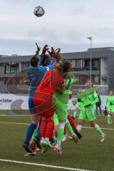 2. Frauen-Bundesliga - Saison 2021/2022 - FC Ingolstadt 04 - VFL Wolfsburg II - Wagner Melanie Torwart Wolfsburg - Zenger Nadine (#15 FCI)beim Kopfball - Fritz Anna-Lena (#19 FCI) - Foto: Meyer Jürgen