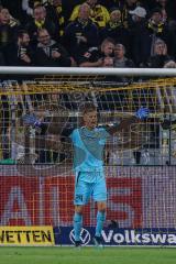 DFB Pokal; Borussia Dortmund - FC Ingolstadt 04; Torwart Fabijan Buntic (24, FCI) schreit zu den Mitspielern