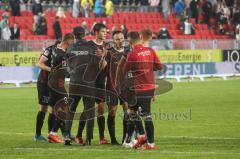 2.BL; SV Sandhausen - FC Ingolstadt 04 - Spiel ist aus Glückwunsch Sieg 0:2, Dominik Franke (3 FCI) Dennis Eckert Ayensa (7, FCI) Christian Gebauer (22, FCI) Merlin Röhl (34, FCI) Fatih Kaya (9, FCI) Maximilian Neuberger (38, FCI) Co-Trainer Thomas Karg (