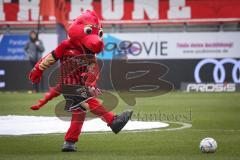 3. Liga; FC Ingolstadt 04 - VfL Osnabrück; Maskottchen Schanzi mit Ball