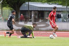 Kreisliga - Saison 2025/26- TSV Ingolstadt Nord - Türk SV Ingolstadt - Umut Yürükal rot Türkisch - Ali Gündogan TW Ing Nord - Foto: Meyer Jürgen