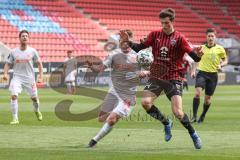 3. Liga - FC Bayern 2 - FC Ingolstadt 04 - Merlin Röhl (34, FCI) Waidner Dennis (44 FCB) Zweikampf