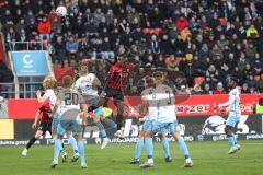 3. Liga; FC Ingolstadt 04 - TSV 1860 München; Donald Nduka (42, FCI) Kopfball Deichmann Yannick (20 TSV) Lang Niklas (3 TSV)